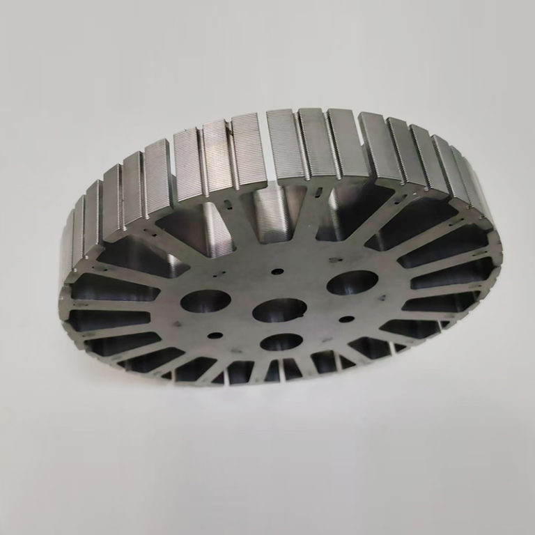 do fans have magnets
